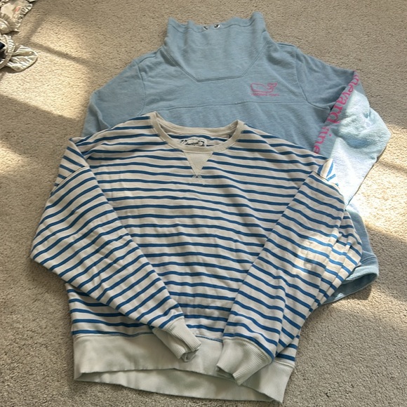 Cute bundle! AE shorts, top VV top - Picture 4 of 9